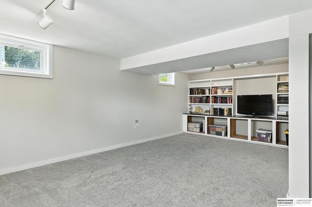 7304 N 39 Terrace, Omaha, NE 68112