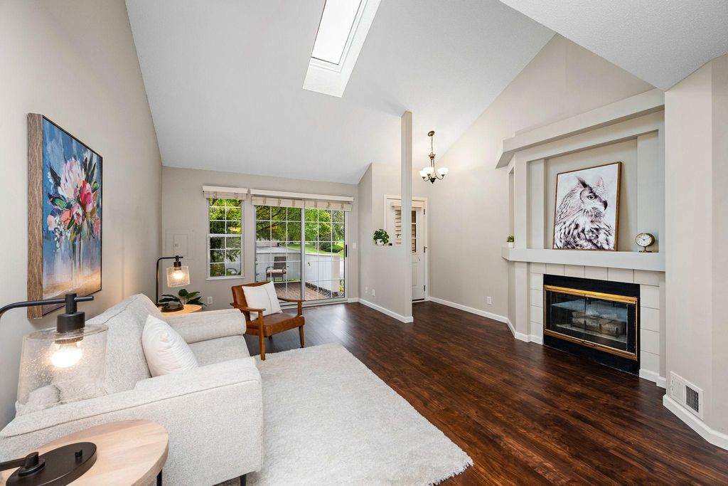 1905 Shenandoah Court D, Plymouth, MN 55447 — photo 2