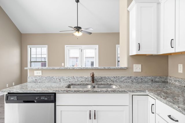 172 Dundee Dr, Clarksville, TN 37043