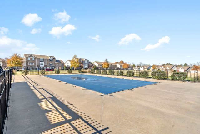 172 Dundee Dr, Clarksville, TN 37043