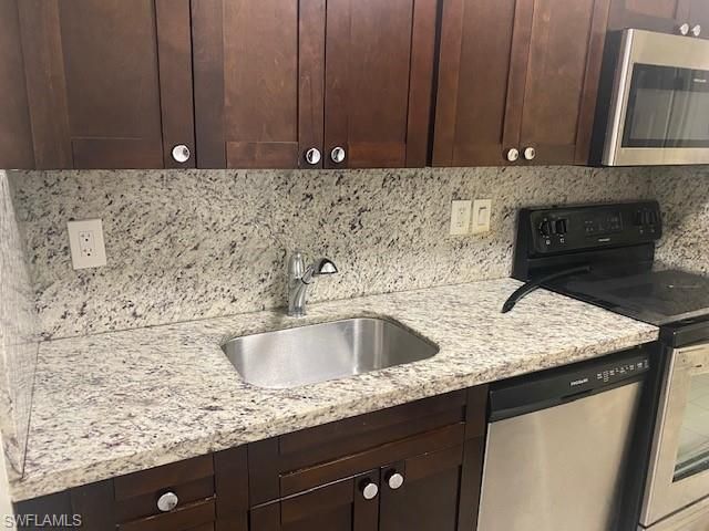 4232 Pine Drop LN, North Fort Myers, FL 33917