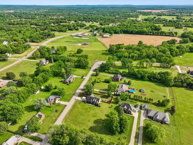 105 Barvas Ln, Lascassas, TN 37085