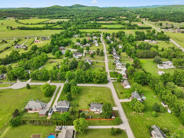 105 Barvas Ln, Lascassas, TN 37085