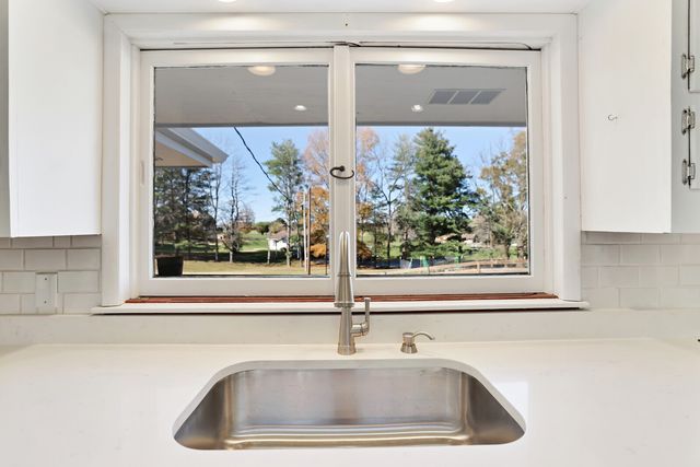 676 Ferguson Hill Rd, Lafayette, TN 37083