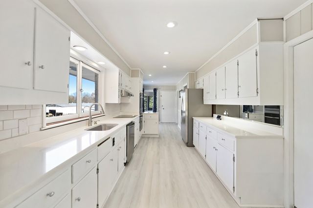 676 Ferguson Hill Rd, Lafayette, TN 37083