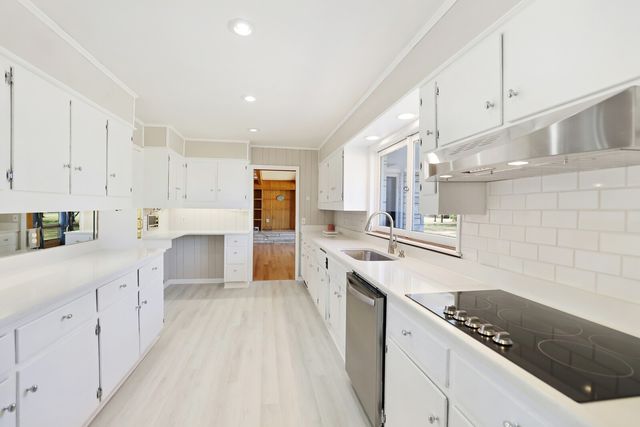 676 Ferguson Hill Rd, Lafayette, TN 37083