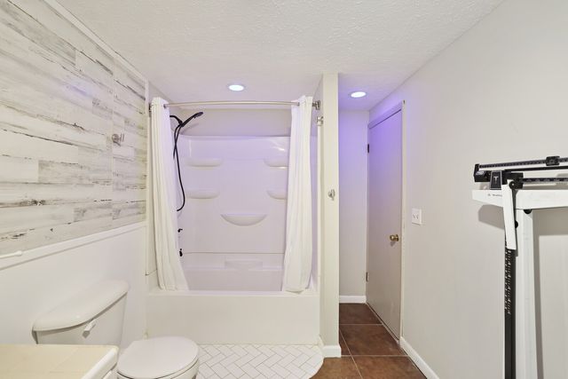 676 Ferguson Hill Rd, Lafayette, TN 37083