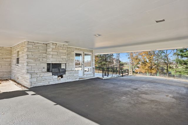 676 Ferguson Hill Rd, Lafayette, TN 37083