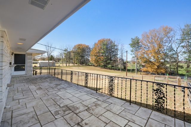 676 Ferguson Hill Rd, Lafayette, TN 37083