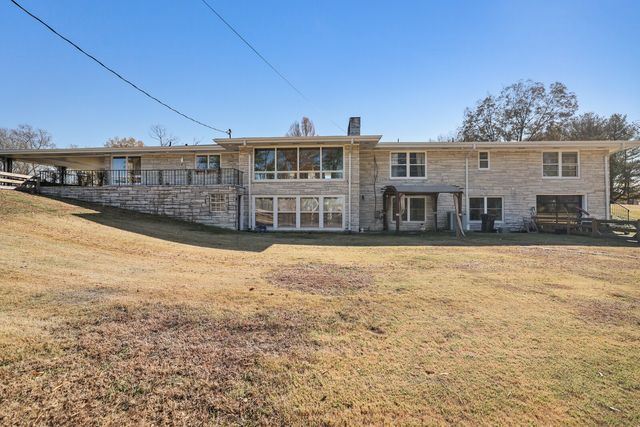 676 Ferguson Hill Rd, Lafayette, TN 37083