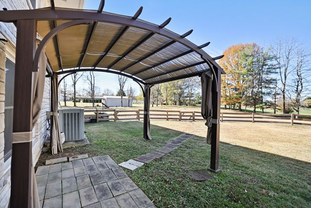 676 Ferguson Hill Rd, Lafayette, TN 37083