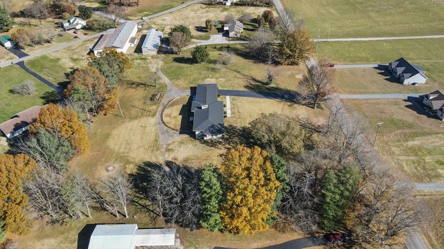 676 Ferguson Hill Rd, Lafayette, TN 37083