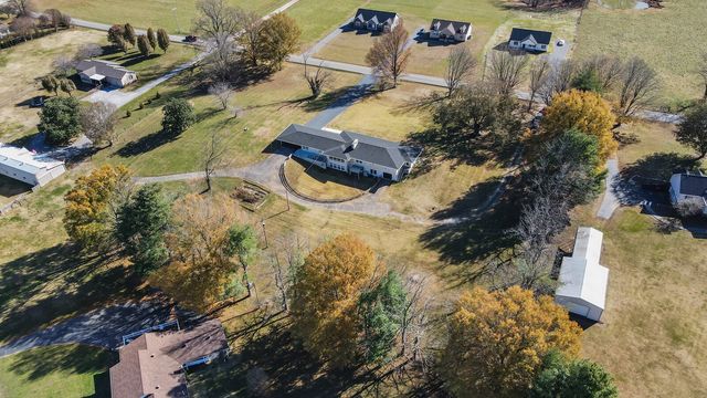 676 Ferguson Hill Rd, Lafayette, TN 37083