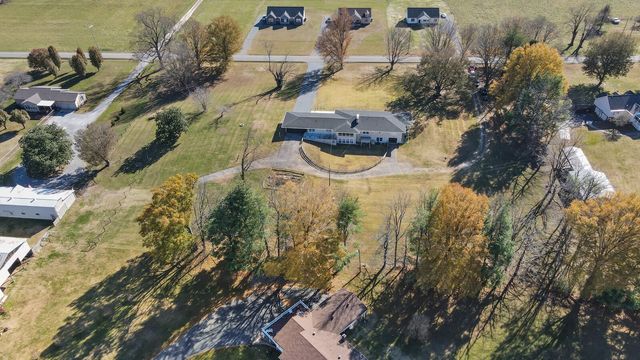 676 Ferguson Hill Rd, Lafayette, TN 37083