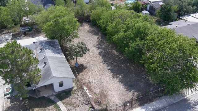 1416 W Gerald Ave 1, San Antonio, TX 78211