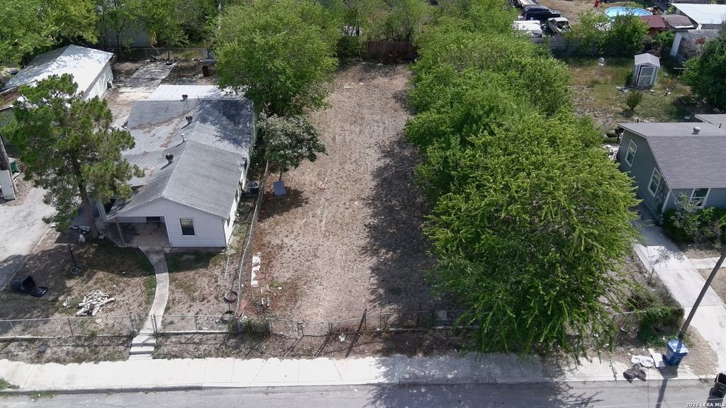 1416 W Gerald Ave 1, San Antonio, TX 78211
