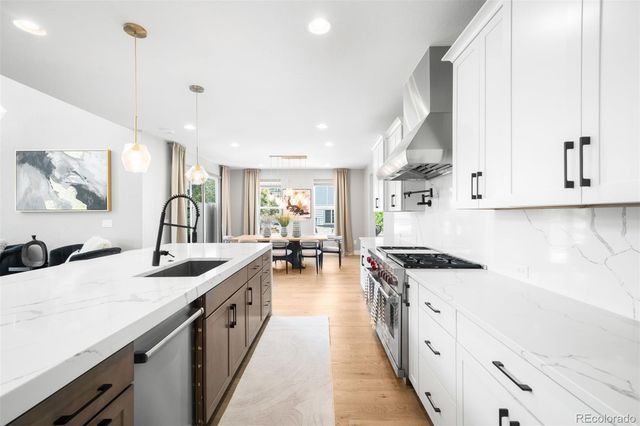 1688 Oakpoint Way, Castle Pines, CO 80108