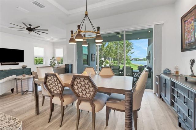 8966 Saint Lucia DR, Naples, FL 34114