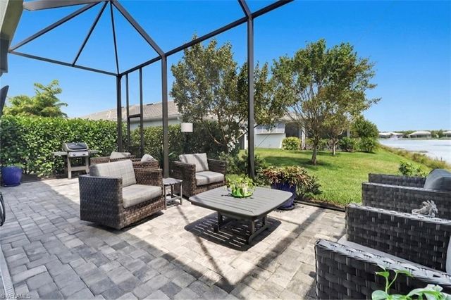 8966 Saint Lucia DR, Naples, FL 34114