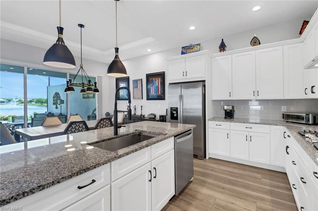 8966 Saint Lucia DR, Naples, FL 34114