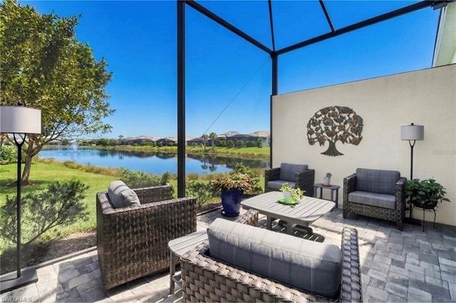 8966 Saint Lucia DR, Naples, FL 34114