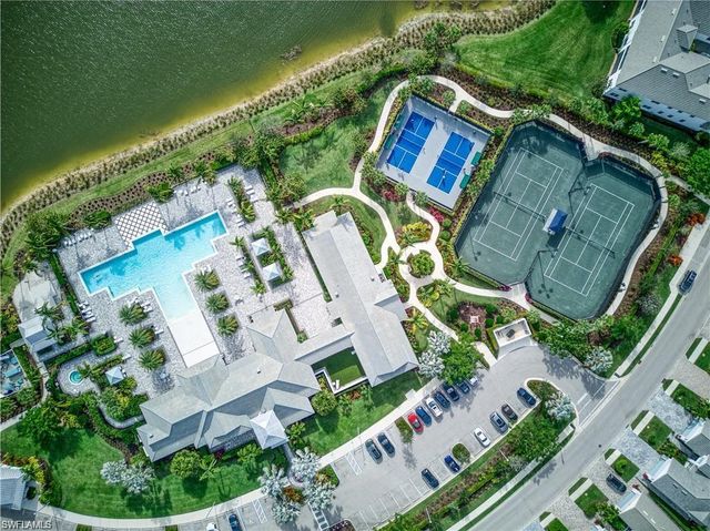 8966 Saint Lucia DR, Naples, FL 34114