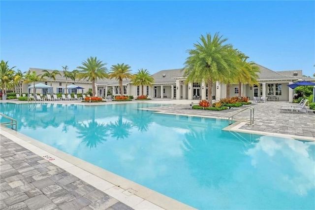 8966 Saint Lucia DR, Naples, FL 34114