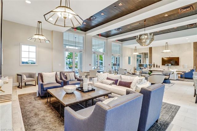 8966 Saint Lucia DR, Naples, FL 34114