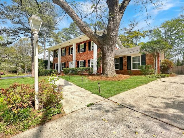 2484 POWERS FERRY Drive SE, Marietta, GA 30067