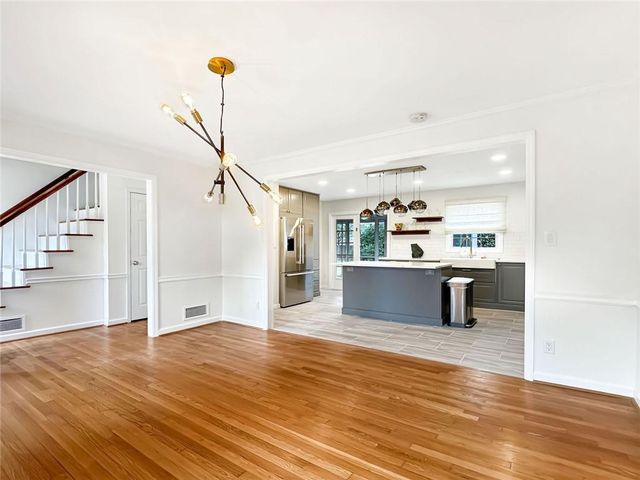 2484 POWERS FERRY Drive SE, Marietta, GA 30067