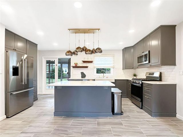 2484 POWERS FERRY Drive SE, Marietta, GA 30067