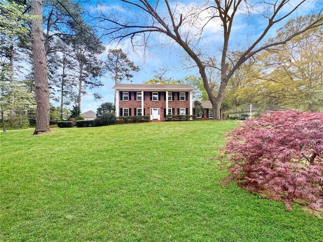 2484 POWERS FERRY Drive SE, Marietta, GA 30067