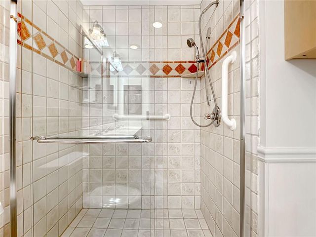 2484 POWERS FERRY Drive SE, Marietta, GA 30067