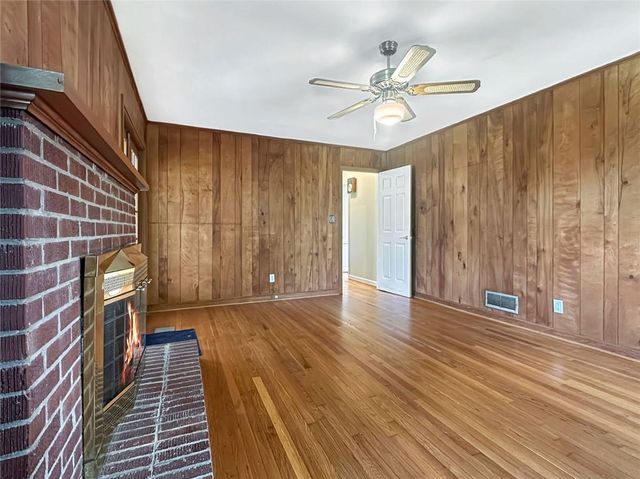 2484 POWERS FERRY Drive SE, Marietta, GA 30067