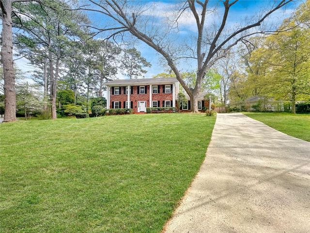 2484 POWERS FERRY Drive SE, Marietta, GA 30067