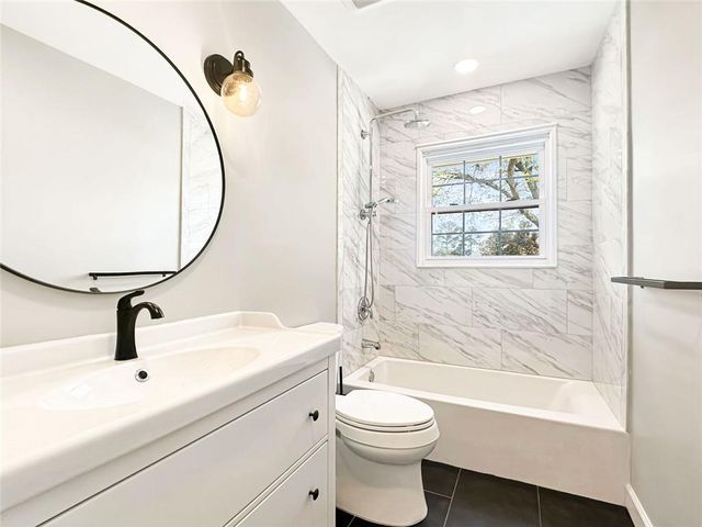 2484 POWERS FERRY Drive SE, Marietta, GA 30067