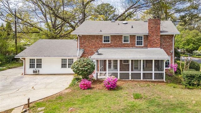 2484 POWERS FERRY Drive SE, Marietta, GA 30067