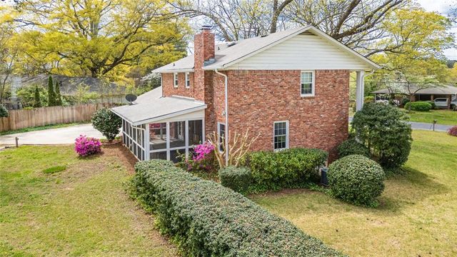 2484 POWERS FERRY Drive SE, Marietta, GA 30067