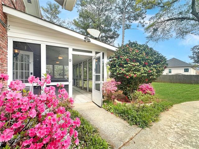 2484 POWERS FERRY Drive SE, Marietta, GA 30067