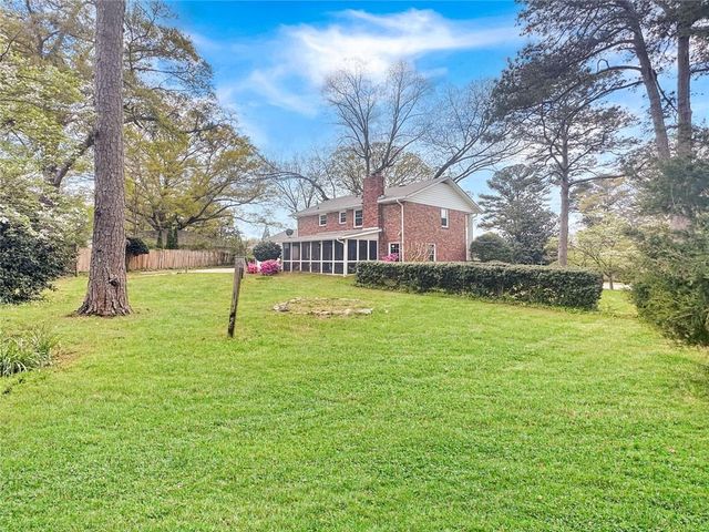 2484 POWERS FERRY Drive SE, Marietta, GA 30067