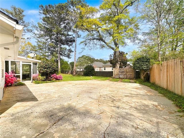 2484 POWERS FERRY Drive SE, Marietta, GA 30067