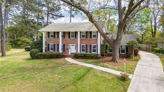 2484 POWERS FERRY Drive SE, Marietta, GA 30067