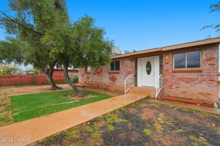 402 W Alaska Street, Tucson, AZ 85706