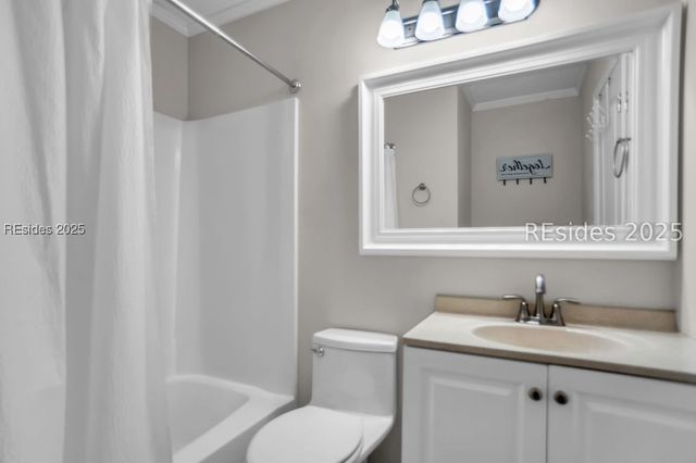 40 Folly Field Rd Apt A215, Hilton Head Island, SC 29928