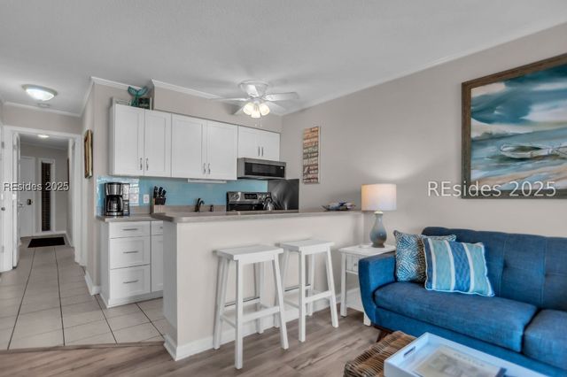 40 Folly Field Rd Apt A215, Hilton Head Island, SC 29928