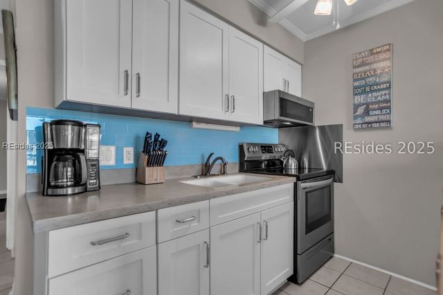 40 Folly Field Rd Apt A215, Hilton Head Island, SC 29928