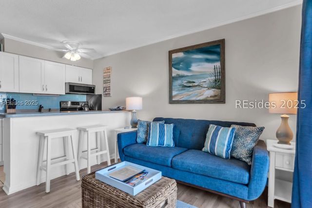 40 Folly Field Rd Apt A215, Hilton Head Island, SC 29928