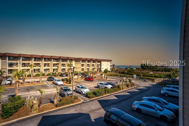 40 Folly Field Rd Apt A215, Hilton Head Island, SC 29928