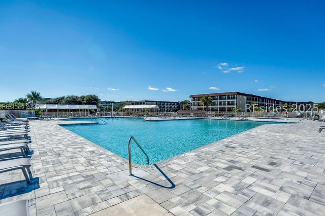 40 Folly Field Rd Apt A215, Hilton Head Island, SC 29928