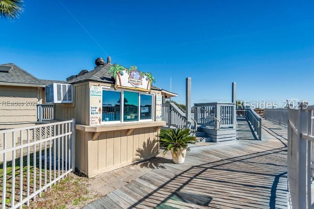 40 Folly Field Rd Apt A215, Hilton Head Island, SC 29928